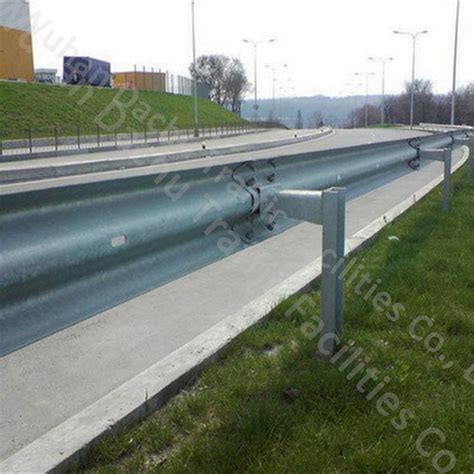 Zinc Coating Corrugated Steel W Beam Traffic Crash Barrier China