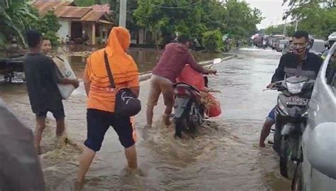 Banjir Bandang Terjang Sikka NTT Ratusan Rumah Terendam