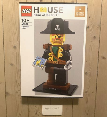 LEGO House 40504 Exclusive A Minifigure Tribute FACTORY SEALED Free