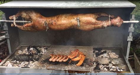 Whole Lamb BBQ On a Spit - Barbecue Tricks