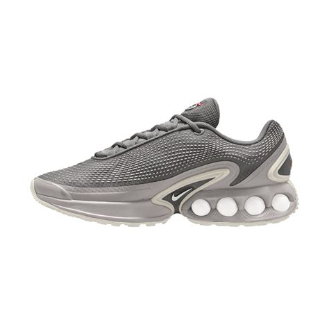 shoe sneakers  men   qatar nike mens sports shoes