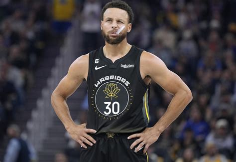 Stephen Curry Is Irreplaceable But His Shoulder Injury Isnt The Worst