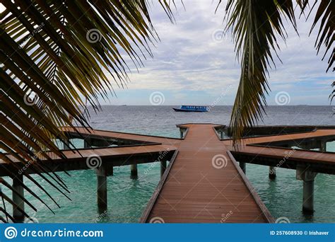 View of the Pier and the Ocean on a Resort Island in the Maldives Stock ...