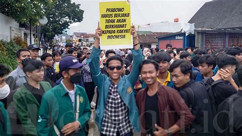 Mahasiswa Lampung Gelar Aksi Damai Di Sekretariat TKD Prabowo Gibran