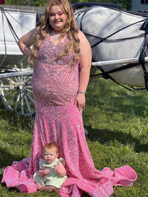 Honey Boo Boo goes to prom with boyfriend Dralin Carswell