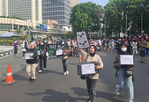 Warga Galang Dana Untuk Palestina Di Lokasi Cfd