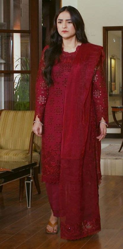 Pin By Sarah On Yumna Zadi Indian Dresses For Women Simple Pakistani