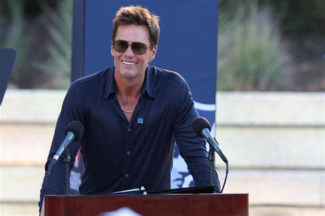 Did Tom Brady clone his dog? Explaining 'de-extinction' company that