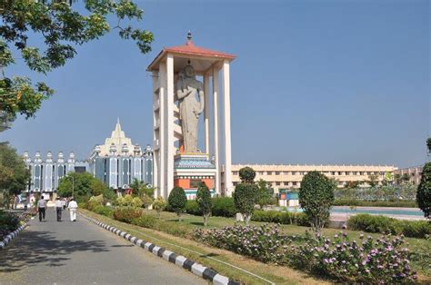 Sri Chandrasekharendra Saraswathi Viswa Mahavidyalaya University