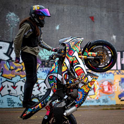 Sarah Lezito - Which one do you prefer