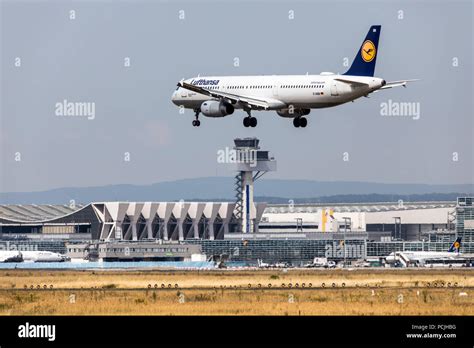 Lufthansa A Jet Airliner Fotos Und Bildmaterial In Hoher Aufl Sung