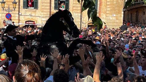 La Fiesta De Sant Joan De Ciutadella Más Multitudinaria Estalla Con Espectáculo Del Caragol Des