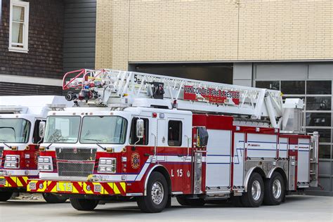 Vancouver Fire And Rescue Services Ladder 15 Vancouver F Flickr