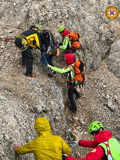 RECUPERATI ALPINISTI FRANCESI SULLA MARMOLADA Radio Cortina Notizie