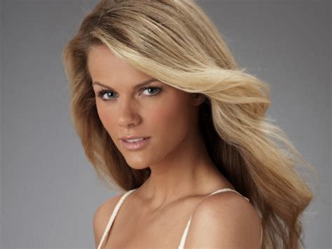 Brooklyn Decker Pictures Swanty Gallery