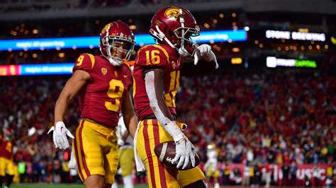 College Football Bowl Projections Usc Michigan Move Into Playoff