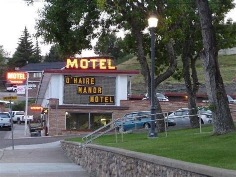 O'HAIRE MANOR MOTEL & APARTMENTS - Prices & Reviews (Shelby, MT ...