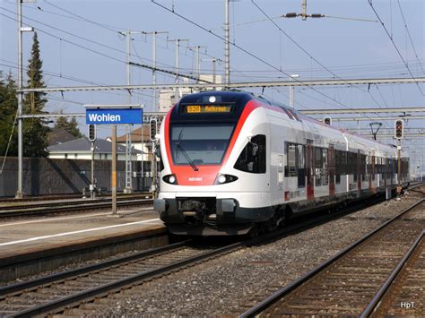 SBB Triebzug RABe 523 052 4 Bei Der Einfahrt Im Bahnhof Wohlen Am 11