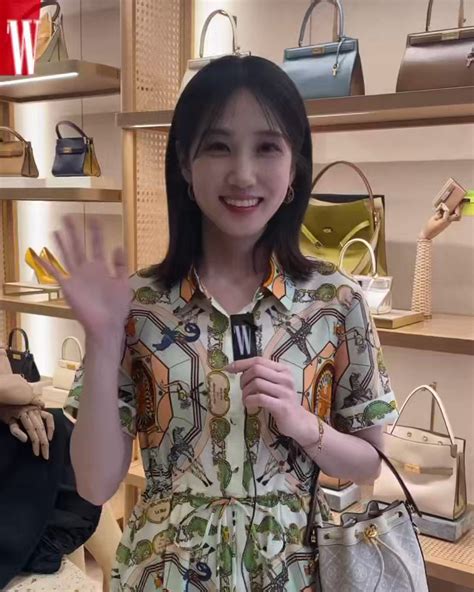 ஐElizabethᥫ엘리자베스ஐ on Twitter Changed already Tory Burch x