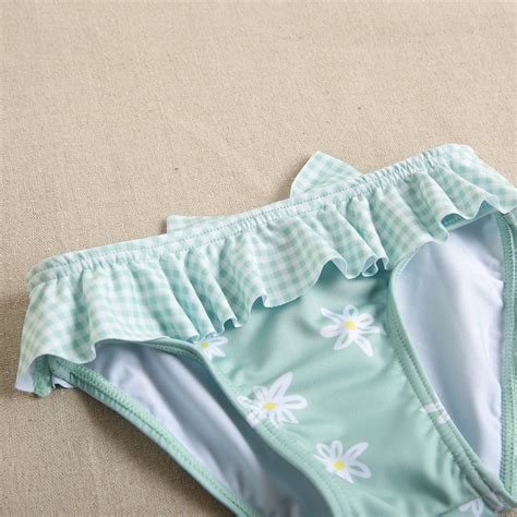 Culetín De Bebé Niña En Color Verde Con Volantes Y Estampado De