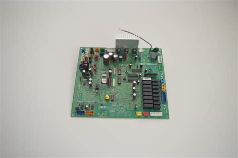 Carte Toshiba MCC 15311 Interface Regul pour HWS P804XWH Réf 3026V054