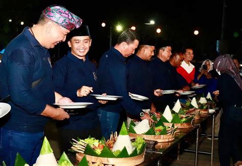 3 Ribu Sate Bandeng Dibagikan Gratis Di Festival Bandeng Jelak Pasuruan