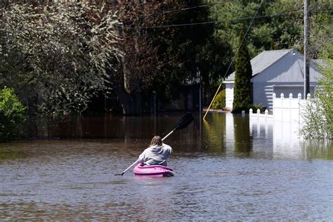 Thousands Evacuated As River Dams Break In Central Michigan