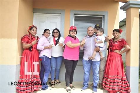 Entregan viviendas a familias de León Radio La Primerisima