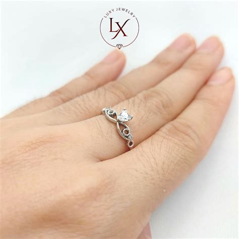 Aksesoris Perhiasan Xuping Cincin Wanita Mata Zircon Love Motif Ulir