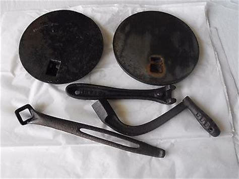 CAST IRON STOVE PARTS 2 BURNER EYE PLATES 2 PLATE LIFTERS & HANDLED ...