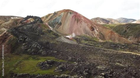 Vidéo Stock 4K cinematic Aerial drone footage of an Icelandic landscape