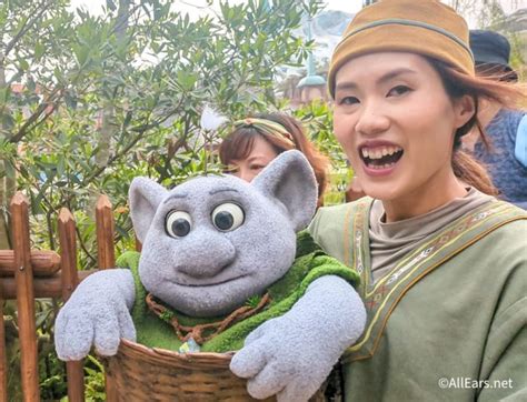 2023 Hong Kong Disneyland Resort World Of Frozen Mossy The Troll