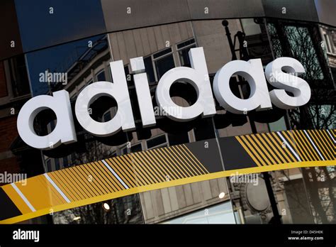 Adidas Store Logo Hi Res Stock Photography And Images Alamy