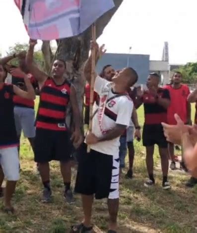 Torcedores Do Flamengo V O Ao Gale O Para Receber Tricampe Es Da