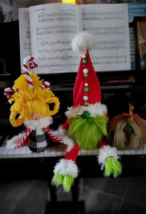 Pin By Starla Kingsford On Christmas Grinch Crafts Gnomes Crafts