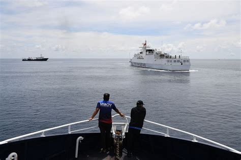 Philippines Vessels Collide With Chinese Boats During South China Sea