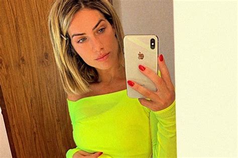 Giovanna Ewbank Ostenta Tanquinho De Biqu Ni Neon Quem Quem News