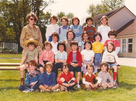 Photo De Classe CE1 1980 1981 De 1981 ECOLE MARCEL BOUQUET Copains D