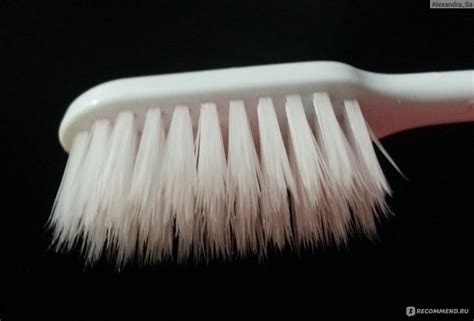 Зубная щетка Colgate Шелковые нити - «Шелковые иголки, находка для ...