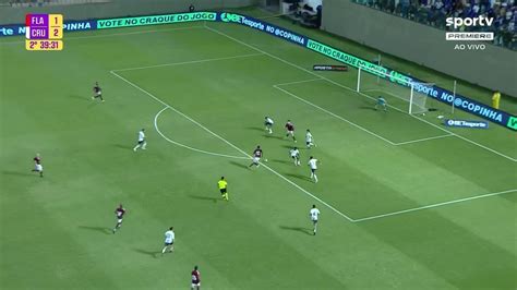 Vídeo Aos 39 min do 2º tempo Felipe Lima do Flamengo faz grande