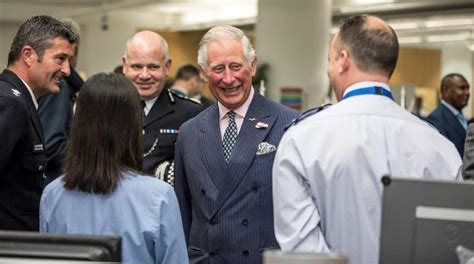 Príncipe Carlos E Camilla Visitam Sobreviventes De Ataque Em Londres