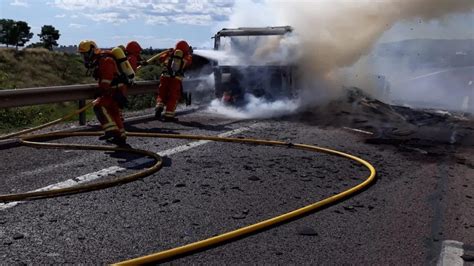 El Incendio De Un Camión En La A 7 Provoca Cuatro Kilómetros De Retenciones