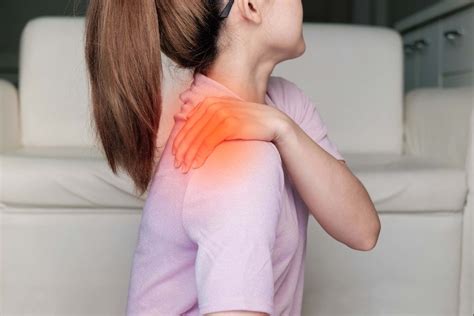 5 Ways To Relieve Your Shoulder Blade Pain New York Bone And Joint