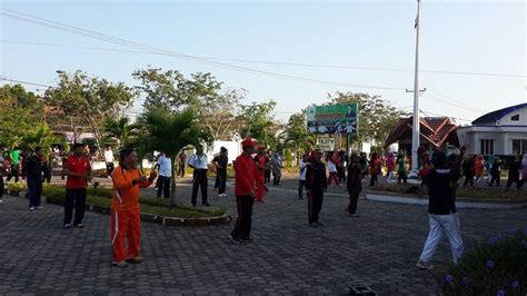 Senam Bersama Pegawai Badan Arsip Dan Perpustakaan Aceh Dengan Dinas