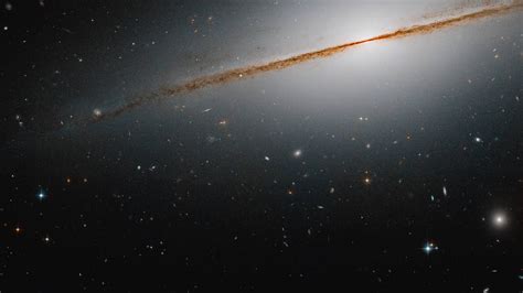 NASA's Hubble Space Telescope spots the 'Little Sombrero' galaxy in a ...