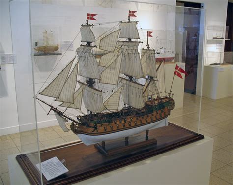 Модели боевых кораблей — Фото — Водный транспорт