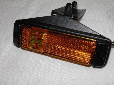 Lampa Gabarit Galbena Cu Mufa Daf Xf Cf