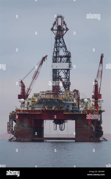 Oil Rig Construction Hi Res Stock Photography And Images Alamy