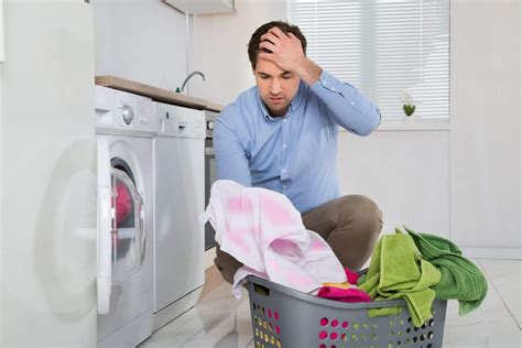 Linge blanc taché Voici les 6 astuces imparables pour blanchir et