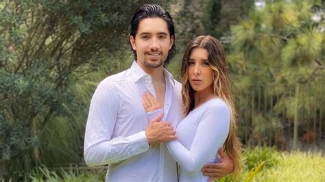 Quién Es Alexa Hernández La Esposa De Alex Fernández Infobae